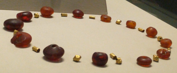 amber-gold-beads-musem-of-archaeoloy-ireland-taken-8-20-16-by-ff