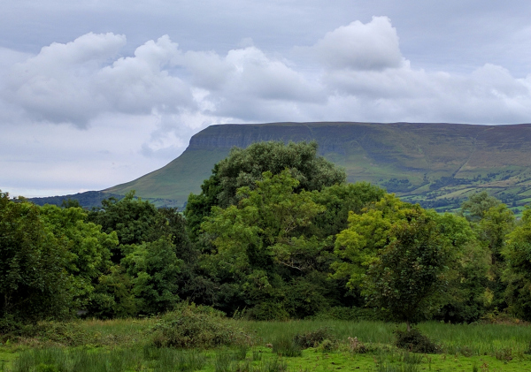 benbulben-mountains-1-drumcliff-cemetery-ireland-taken-8-27-16-by-ff