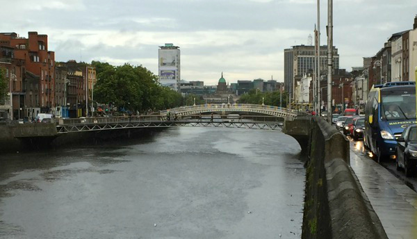 hapenny-bridge-dublin-ireland-taken-8-20-16-by-zephy