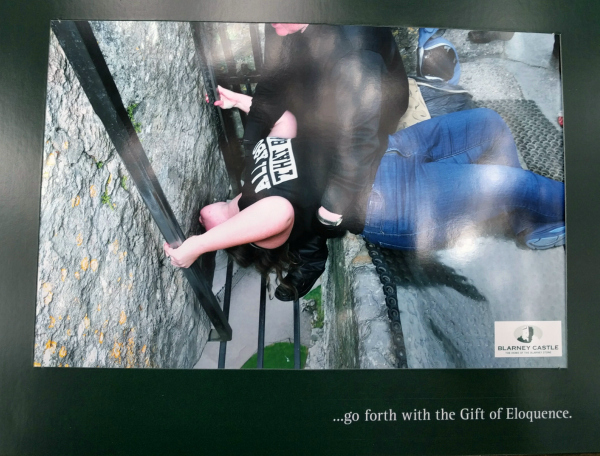 kissing-the-blarney-stone-blarney-castle-ireland-taken-8-13-16