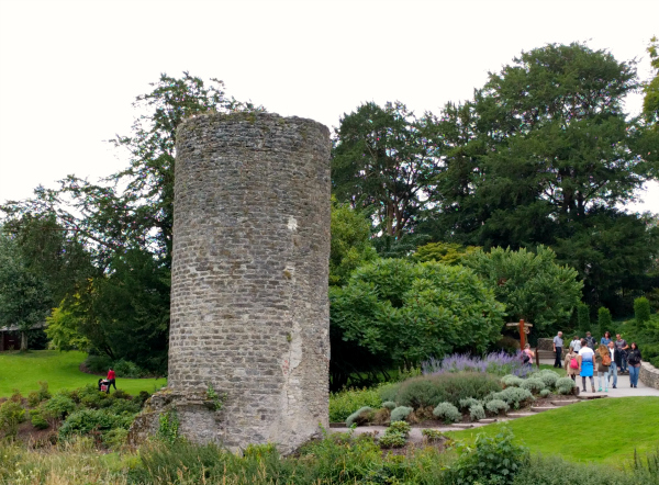 lookout-tower-blarney-castle-ireland-taken-8-13-16-by-ff